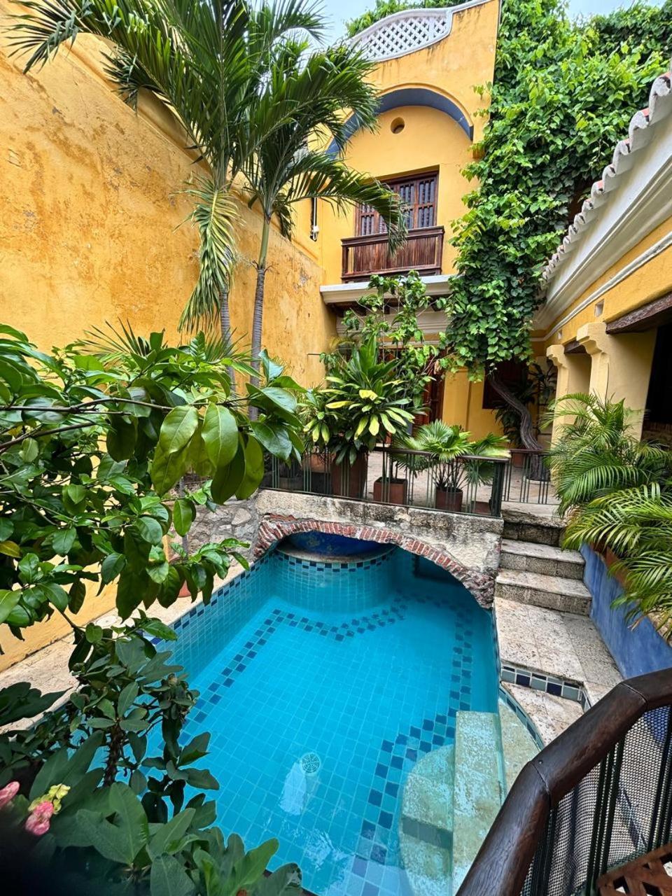 Divine 4br House With Pool In Сasa de vacaciones