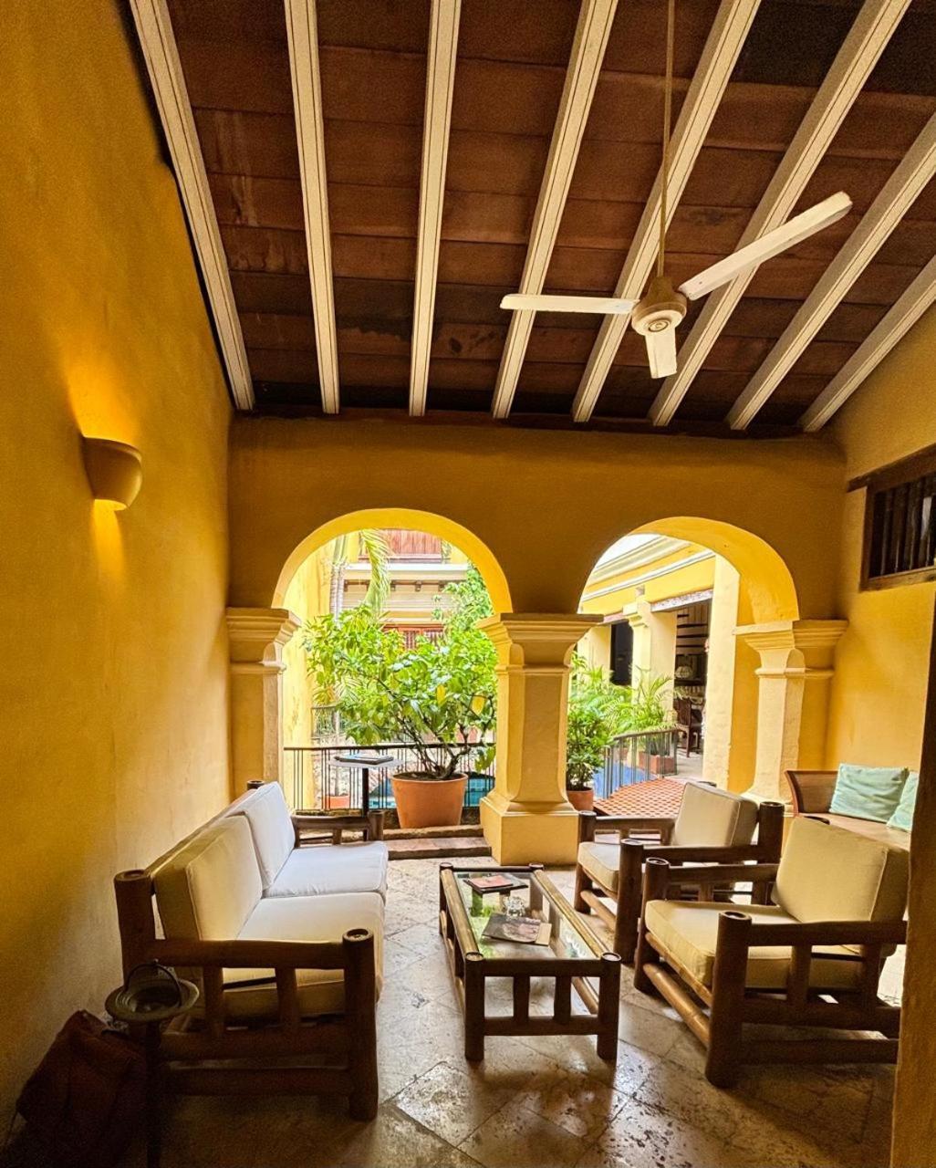 Divine 4br House With Pool In Сasa de vacaciones Cartagena